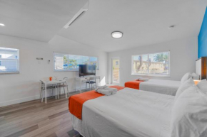 Spacious studio with Balcony and Parking at the Beach -M46